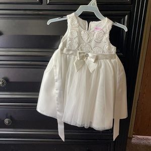 White Nannett girl 2t dress